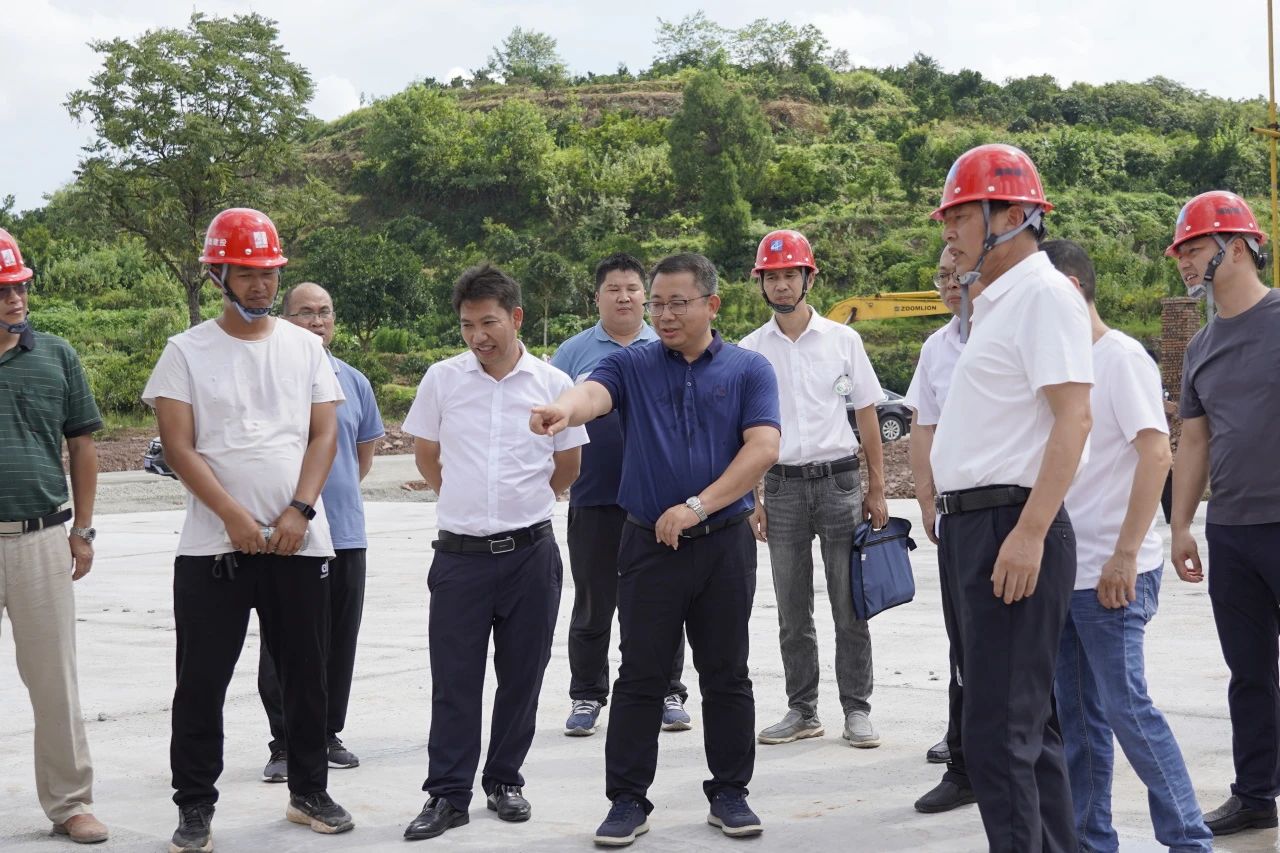 麻阳苗族自治县县委副书记、县委统战部部长李彬到公司麻阳代远学校项目调研指导